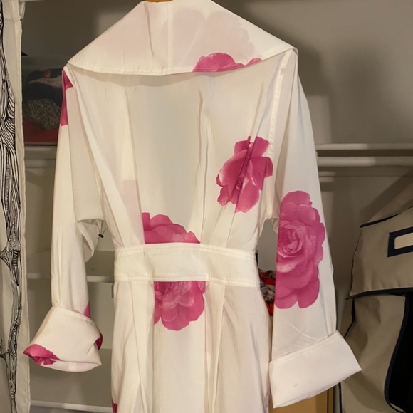 Mycra Pac Raincoat - New, size 4-6, Floral White - Picture 2 of 3